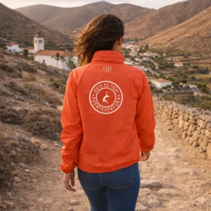 cortavientos naranja